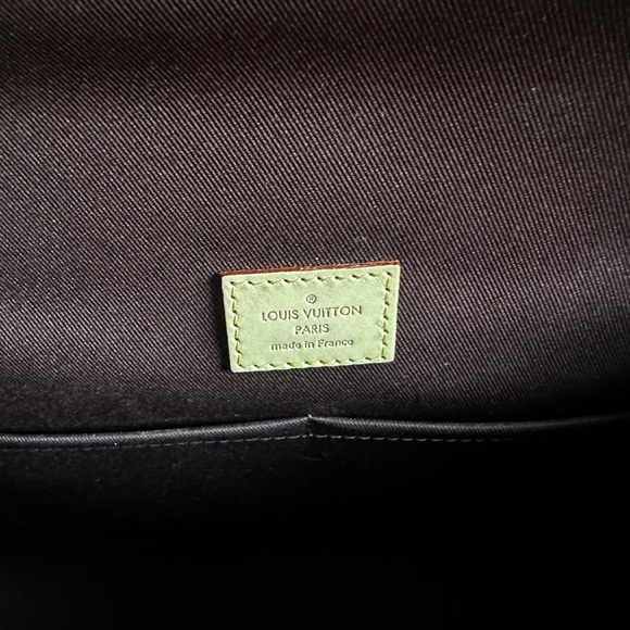 Louis Vuitton Cluny MM Blue Glacial - Picture 11 of 16